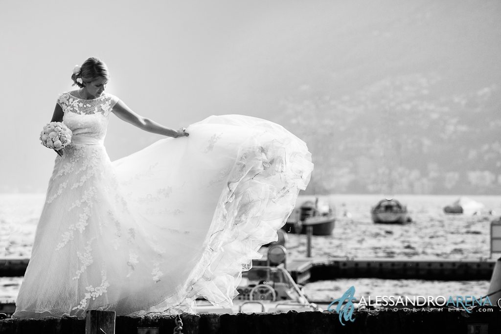 Foto matrimonio Ascona lago maggiore svizzera - Sposa sistema l'abito