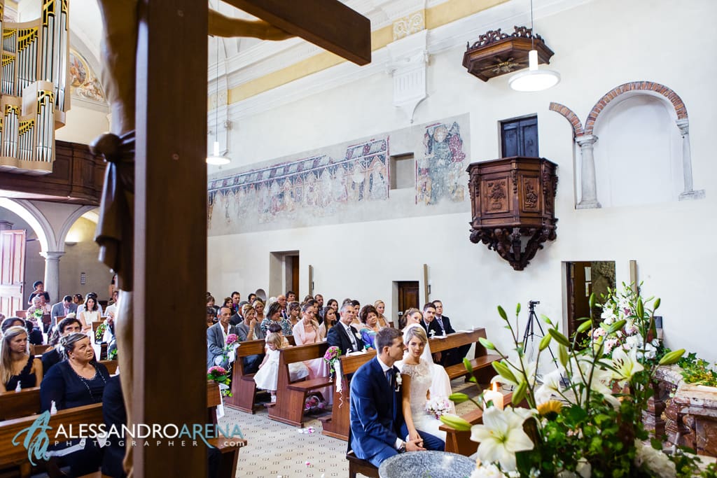 Sposi sull'altare - Matrimonio Bellinzona Chiesa Santa Maria Assunta Giubiasco