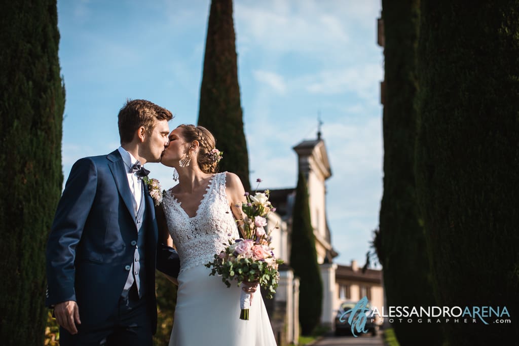 Foto bacio sposi matrimonio Canton Ticino Svizzera - Chiesa-Sant'Abbondio