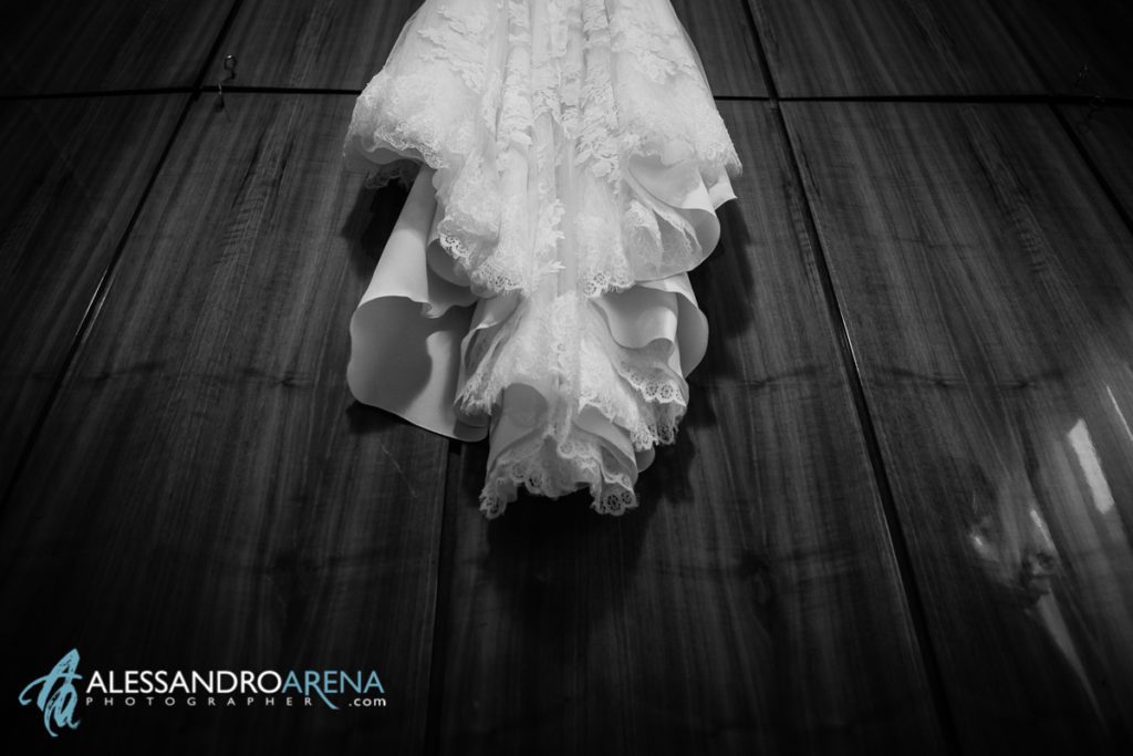 Dettaglio abito da sposa Como - Foto Preparativi Sposa