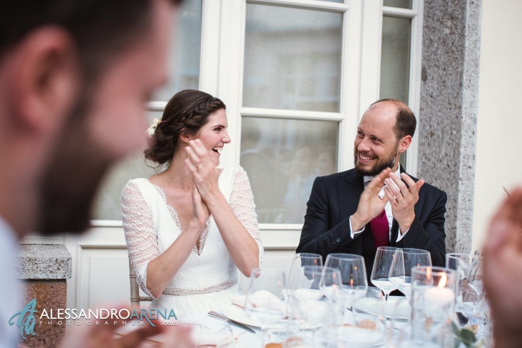 Sposi al tavolo a Villa Esengrini Montalbano Varese - Reportage - Alessandro Arena Fotografo