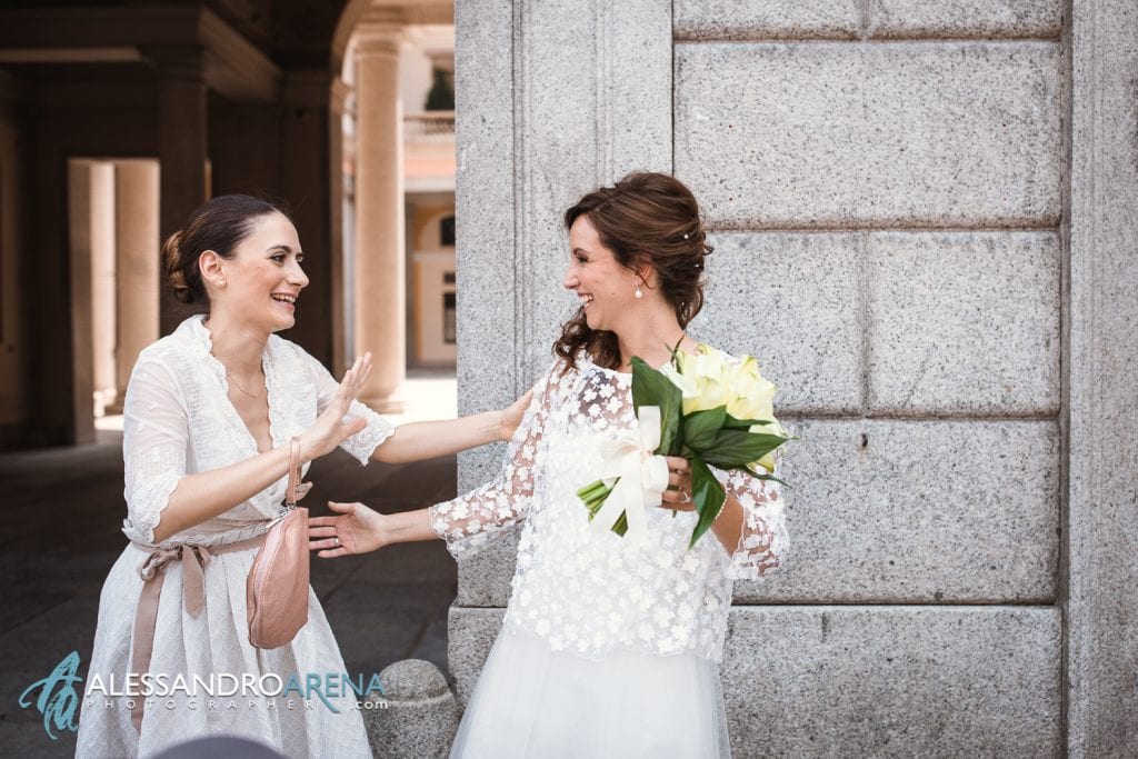 Rito civile municipio di Lugano - La sposa accoglie gli invitati