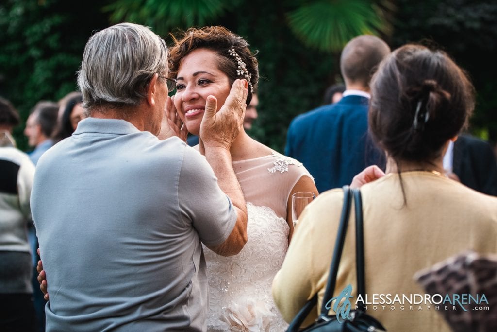 Sposa durante l'aperitivo